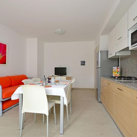 Apartment Fiore-1 By Interhome Lignano Sabbiadoro Exteriör bild
